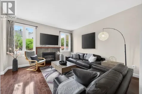 29 Mattawa Crescent Ottawa ON K2M 2E8