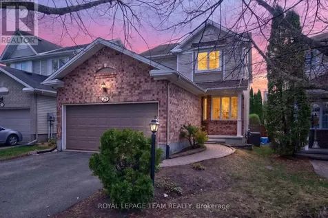 29 Mattawa Crescent Ottawa ON K2M 2E8