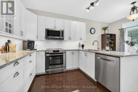 29 Mattawa Crescent Ottawa ON K2M 2E8