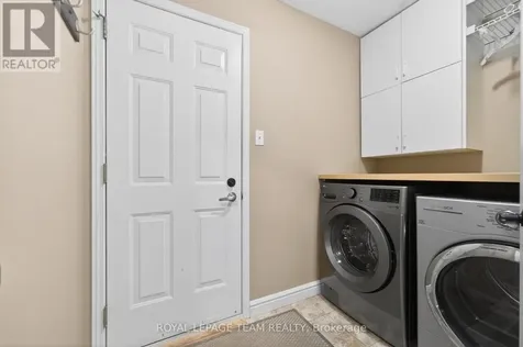 29 Mattawa Crescent Ottawa ON K2M 2E8