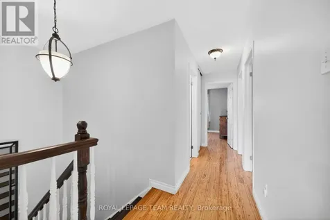 29 Mattawa Crescent Ottawa ON K2M 2E8