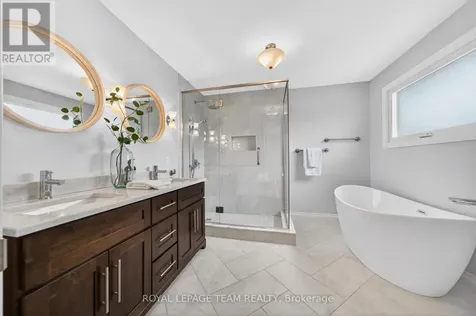 29 Mattawa Crescent Ottawa ON K2M 2E8