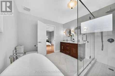 29 Mattawa Crescent Ottawa ON K2M 2E8