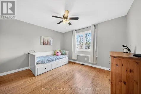 29 Mattawa Crescent Ottawa ON K2M 2E8