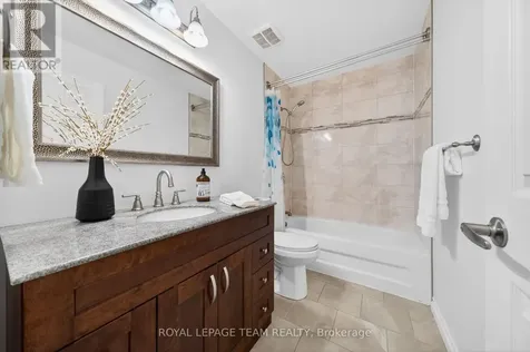 29 Mattawa Crescent Ottawa ON K2M 2E8