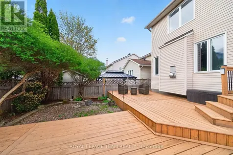 29 Mattawa Crescent Ottawa ON K2M 2E8