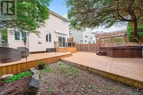 29 Mattawa Crescent Ottawa ON K2M 2E8