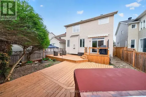 29 Mattawa Crescent Ottawa ON K2M 2E8
