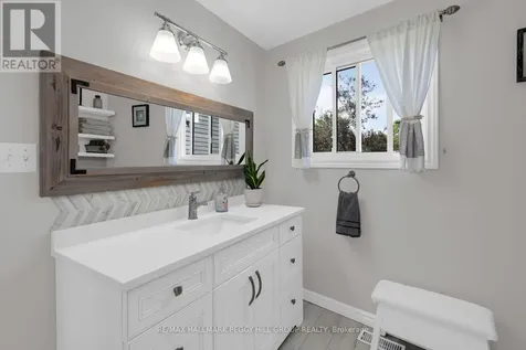 17 Stanley Avenue Oro-medonte ON L0L 1T0