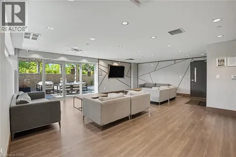 16 Markle Crescent Ancaster ON L9G 0H4