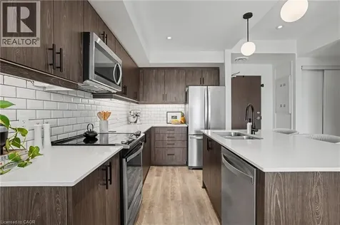 16 Markle Crescent Ancaster ON L9G 0H4