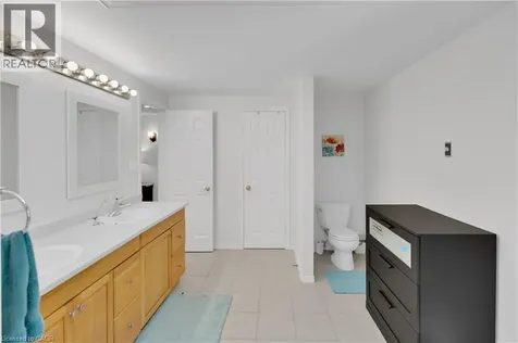 64 Woodview Crescent Kitchener ON N2A 3E3