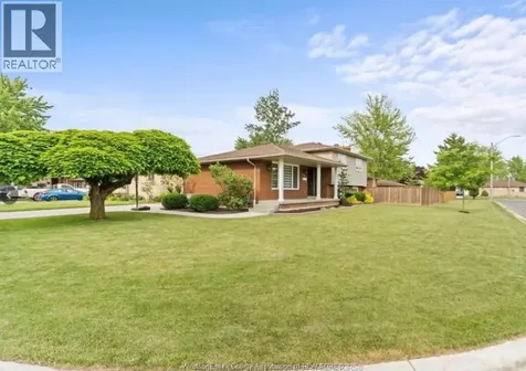 146 Atlantic Avenue Amherstburg ON N9V 3K7