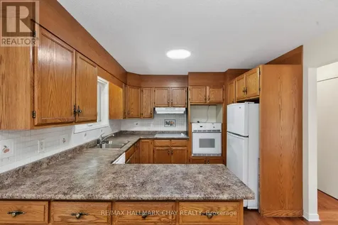 716 Dominion Avenue Midland ON L4R 1S6