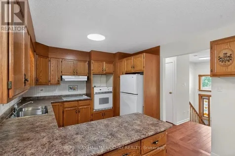 716 Dominion Avenue Midland ON L4R 1S6