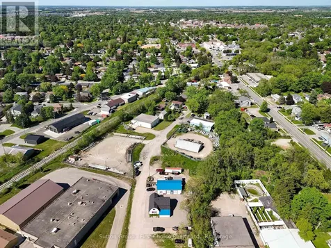 77 Whyte Avenue Stratford ON N5A 7K9