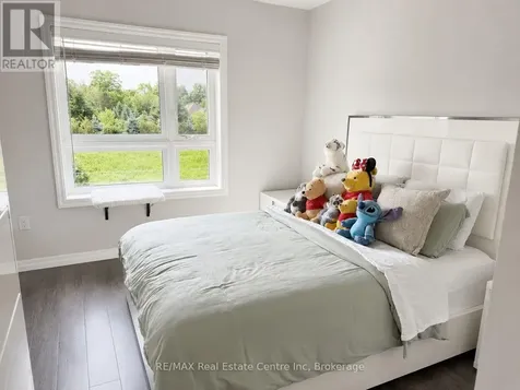 35 Kingsbury Square Guelph (pineridge/westminster Woods) ON N1L 0J4