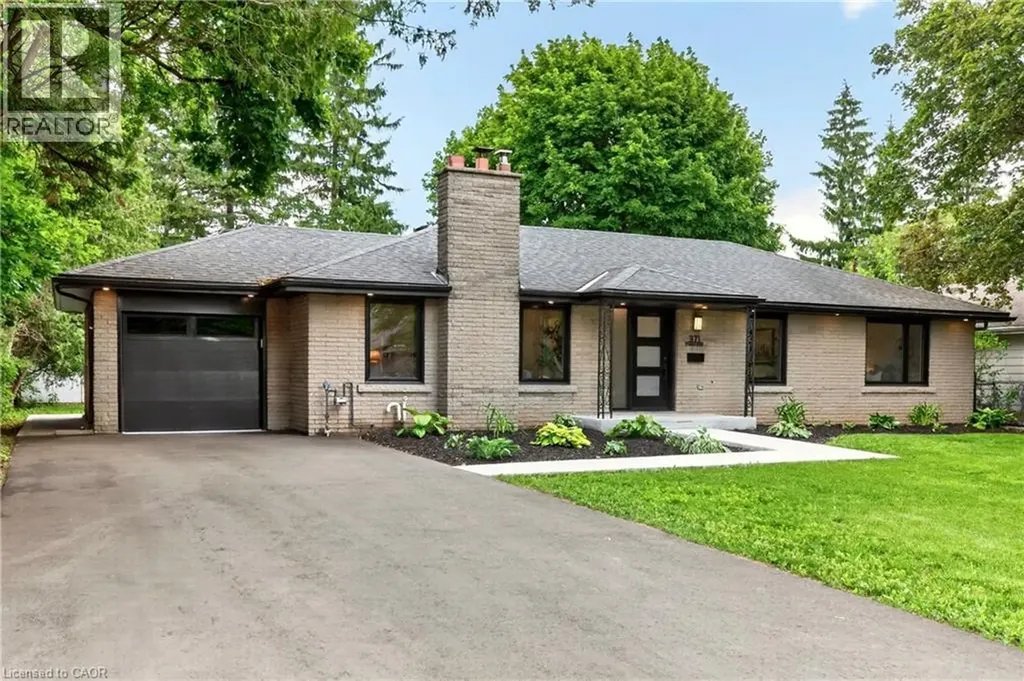371 Robina Road Ancaster ON L9G 2L9
