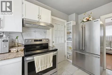 908 Oak Street Windsor ON N9A 5G2