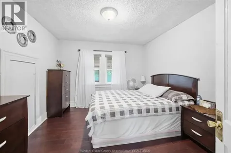 908 Oak Street Windsor ON N9A 5G2