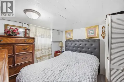 908 Oak Street Windsor ON N9A 5G2