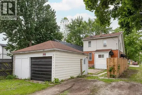908 Oak Street Windsor ON N9A 5G2