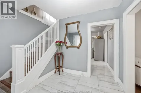 908 Oak Street Windsor ON N9A 5G2