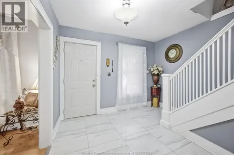 908 Oak Street Windsor ON N9A 5G2