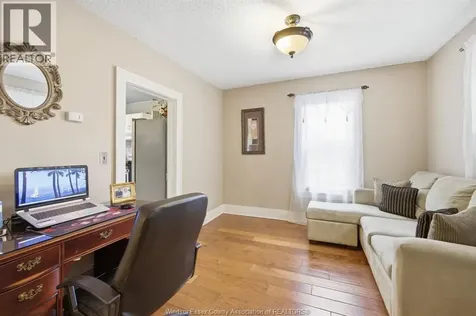 908 Oak Street Windsor ON N9A 5G2