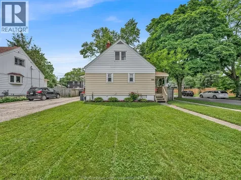 1803 Ellrose Windsor ON N8W 4T7