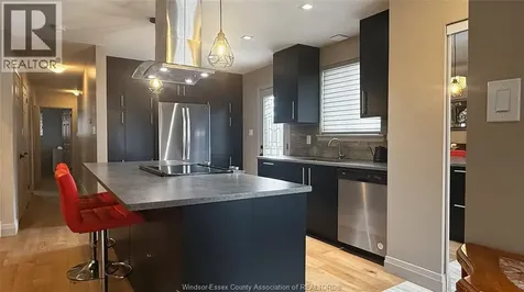 9793 Lynngrove Crescent Windsor ON N8R 1B8