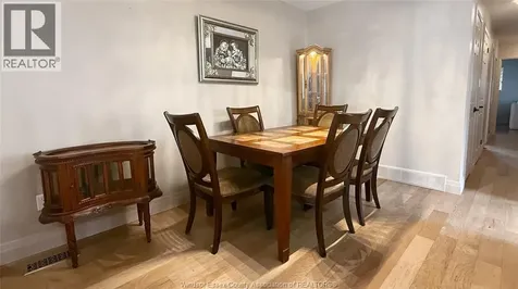 9793 Lynngrove Crescent Windsor ON N8R 1B8