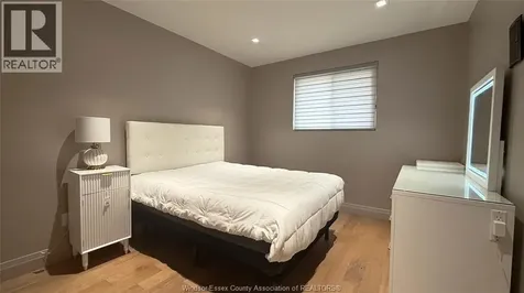9793 Lynngrove Crescent Windsor ON N8R 1B8
