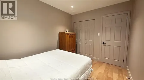 9793 Lynngrove Crescent Windsor ON N8R 1B8