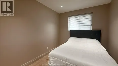 9793 Lynngrove Crescent Windsor ON N8R 1B8