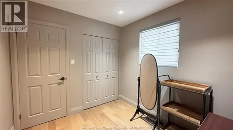 9793 Lynngrove Crescent Windsor ON N8R 1B8