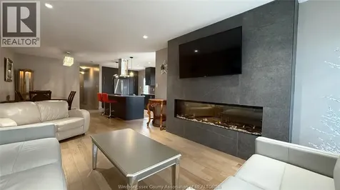 9793 Lynngrove Crescent Windsor ON N8R 1B8
