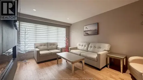 9793 Lynngrove Crescent Windsor ON N8R 1B8