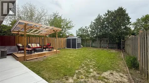 9793 Lynngrove Crescent Windsor ON N8R 1B8