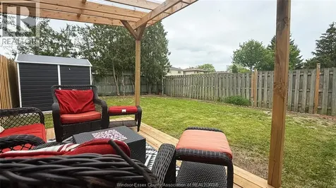 9793 Lynngrove Crescent Windsor ON N8R 1B8