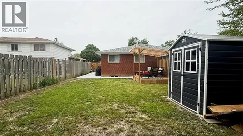 9793 Lynngrove Crescent Windsor ON N8R 1B8