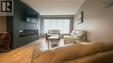 9793 Lynngrove Crescent Windsor ON N8R 1B8
