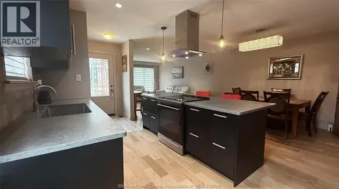 9793 Lynngrove Crescent Windsor ON N8R 1B8