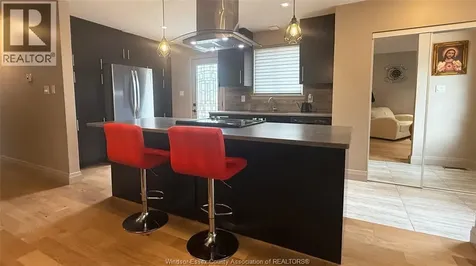 9793 Lynngrove Crescent Windsor ON N8R 1B8