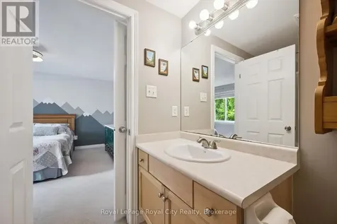462 Lausanne Crescent Waterloo ON N2T 2X4