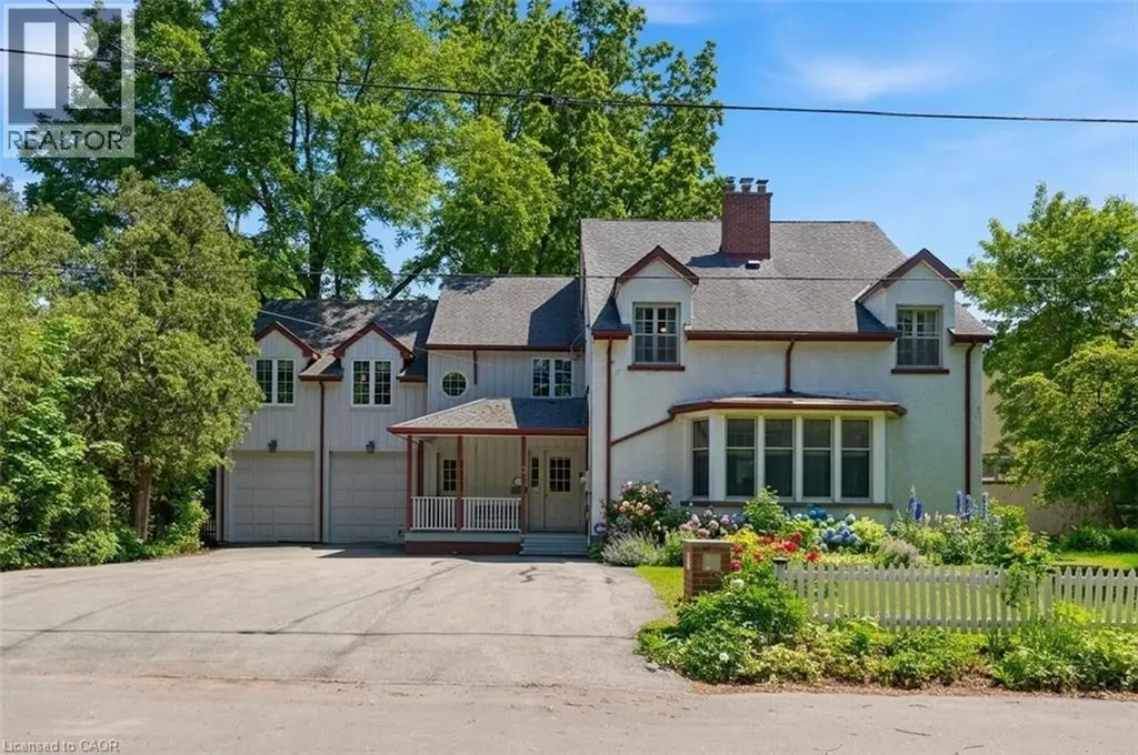 3 Ancaster Street East Dundas ON L9H 4K2