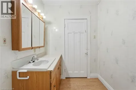 3 Ancaster Street East Dundas ON L9H 4K2