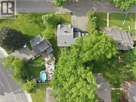 3 Ancaster Street East Dundas ON L9H 4K2