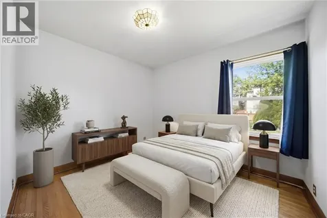 253 Maurice Drive Oakville ON L6K 2X2