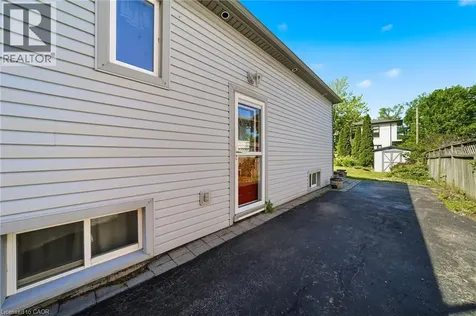 253 Maurice Drive Oakville ON L6K 2X2